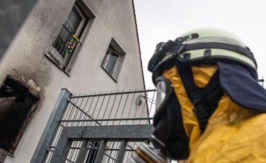 Zjarri përfshin një shtëpi në Gjermani, gjejnë vdekjen një nënë dhe katër fëmijë – fqinji thotë se ishin nga Serbia dhe Kroacia (Video)