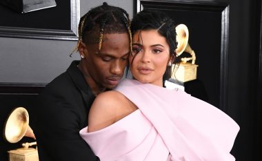 Kylie Jenner dhe Travis Scott duan edhe një tjetër fëmijë, miliarderja mund të jetë edhe shtatzënë