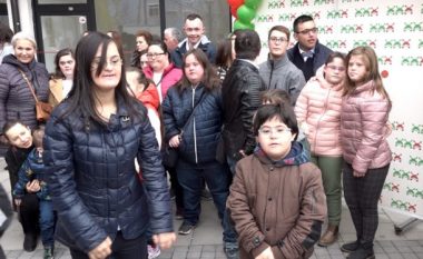 Shoqata “Down Syndrome Kosova” shënon 21 marsin me hapësira të reja (Video)