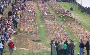 Shënohet 20-vjetori i masakrës së familjes Berisha në Suharekë