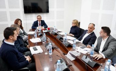 ​Faton Topalli zgjidhet kryetar i Komisionit për Mbikëqyrjen e AKI-së