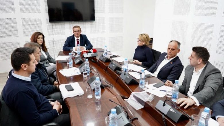 ​Faton Topalli zgjidhet kryetar i Komisionit për Mbikëqyrjen e AKI-së
