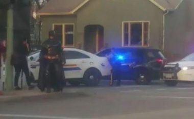 “Batman” shfaqet në skenën e krimit