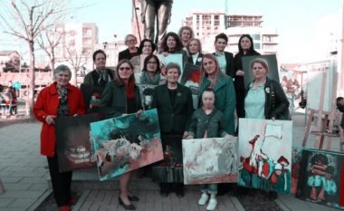 Demonstrueseve të ’89-ës u dhurohen piktura në Ferizaj