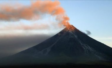 Shpërthen vullkani më aktiv në Indonezi