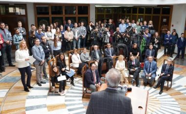 40 studentë nga Kosova do të fillojnë studimet Master në universitetet e BE-së