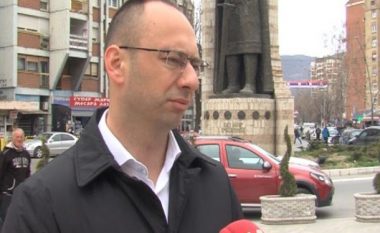 Simiq: Bashkë me Vuçiqin do të luftojmë për secilin serb në Kosovë