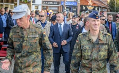 Haradinaj nderon ushtarët e rënë të KFOR-it