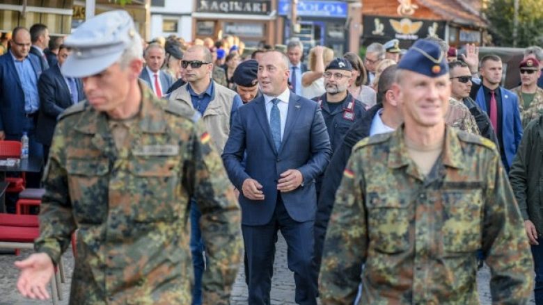 Haradinaj nderon ushtarët e rënë të KFOR-it