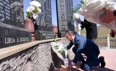 Veseli kujton Izbicën: Ne kurrë nuk do të harrojmë, sepse harresa është shërbim ndaj atyre që bënë krimin në Izbicë