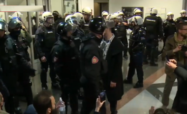 Vazhdojnë protestat kundër Vuçiqit – protestuesit uzurpojnë televizionin publik serb