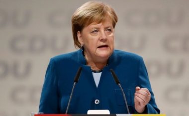 Merkel mbështet idenë e prodhimit të aeroplanmbajtëses evropiane