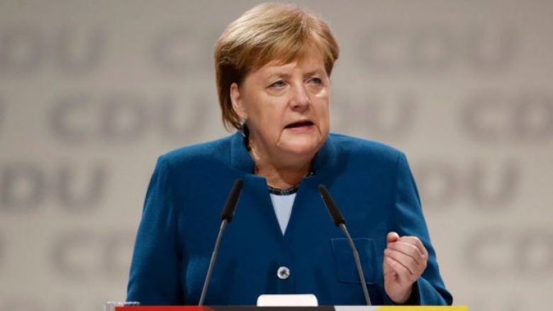 Merkel mbështet idenë e prodhimit të aeroplanmbajtëses evropiane