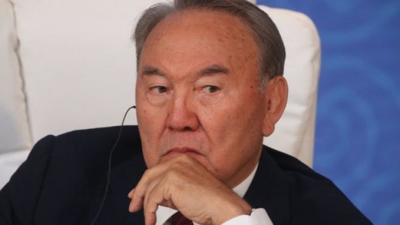 Udhëheqësi i Kazakistanit Nazarbayev jep dorëheqjen pas tre dekadash në pushtet