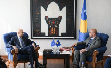 Haradinaj takohet me Komandantin e Operacioneve Civile të BE-së, merr mbështetje për agjenden legjislative