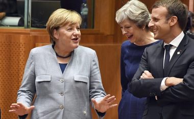 Theresa May do të takohet me Merkel dhe Macron