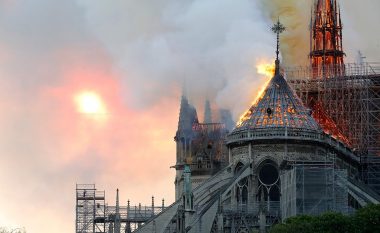 Notre Dame në flakë, reagon Macron