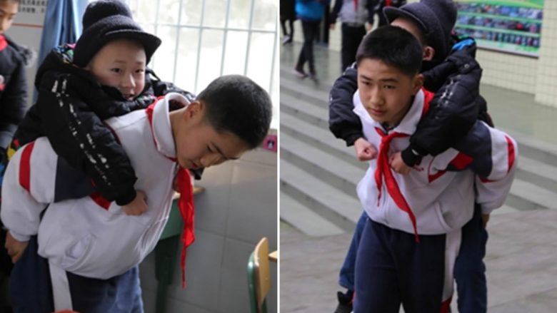 Njihuni me kinezin 12-vjeq që e gjithë bota po e duartroket, që gjashtë vite bartë në shpinë shokun e palëvizshëm – e dërgon në shkollë për të mos e humbur mësimin (Video)