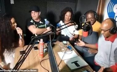 Plaçkitësit e armatosur futen në një radio në Brazil, ua vjedhin telefonat prezantuesit dhe të ftuarve – gjithçka transmetohet live në Facebook (Video)