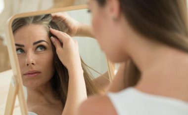 Pengoni rënien e flokëve: Shtoni këta tre përbërës në shampon