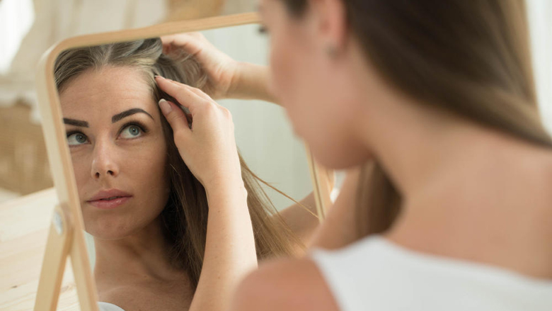 Pengoni rënien e flokëve: Shtoni këta tre përbërës në shampon