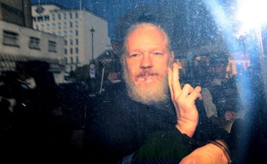 SHBA akuzon Julian Assange për hakimin e qindra mijëra dokumenteve sekrete