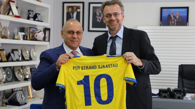 Ambasadori norvegjez, Per Strand Sjaastad pas takimit me Agim Ademin: Në ndeshjet e Kosovës jam në mesin e fansave
