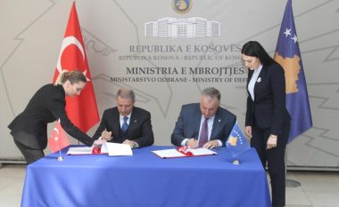 Ministri i Mbrojtjes takohet me homologun e tij nga Turqia, nënshkruajnë marrëveshje bashkëpunimi