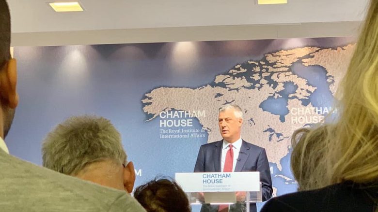 Thaçi në “Chatham House”: Nuk do të ketë kufij të bazuar në vija etnike në Kosovë