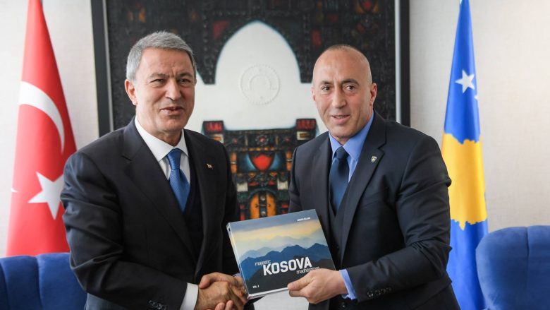 Haradinaj pret në takim ministrin e Mbrojtjes së Turqisë, Hulusi Akar