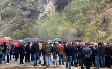 Mbahet protestë kundër ndërtimit të laurës në Grykën e Rugovës