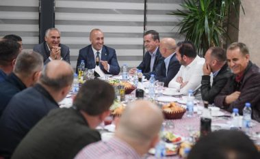 Haradinaj takon përfaqësuesit e bizneseve të Ferizajt – u premton mbështetje