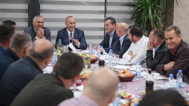 Haradinaj takon përfaqësuesit e bizneseve të Ferizajt – u premton mbështetje