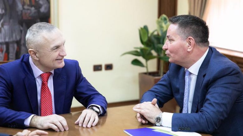 Ministri Lekaj takim me Ilir Metën dhe Sali Berishën