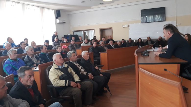 Komuna e Mitrovicës mbështet fermerët me 81 sera