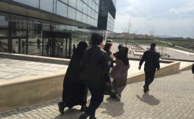 Arrest shtëpiak edhe për 19 gratë tjera që u kthyen nga Siria