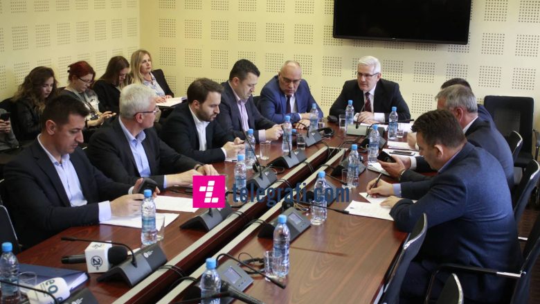 Dëbimi i shtetasve turq, Thaçi nuk merr pjesë në intervistim nga ana e komisionit