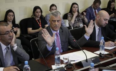 Thaçi ‘përplaset’ edhe me deputetin Xhelal Sveçla, nuk u përgjigjet pyetjeve të tij