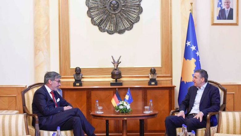 Veseli takoi ambasadorin gjerman: Samiti i Berlinit, një hap përpara për normalizimin e raporteve mes Kosovës dhe Serbisë