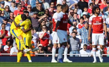 Arsenali befasohet në shtëpi nga Crystal Palace dhe vështirëson kualifikimin në Ligën e Kampionëve