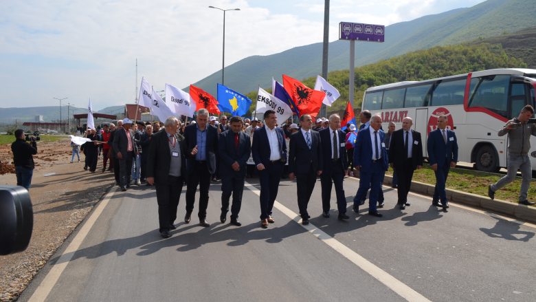 Kukësi mirëpret qytetarë të shumtë nga Kosova në 20-vjetorin e Eksodit ‘99