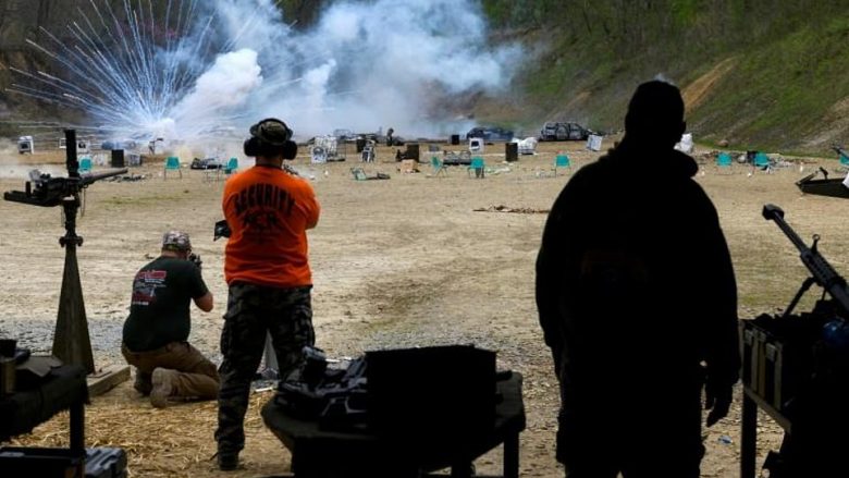 “Disneyland me armë”: Organizimi në Kentucky për të shtënë plumba dhe shkatërruar gjithçka që del përpara (Foto)