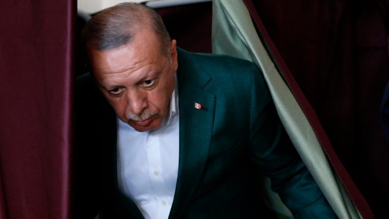 Përveç Ankarasë, partia e Erdoganit humb edhe Stambollin