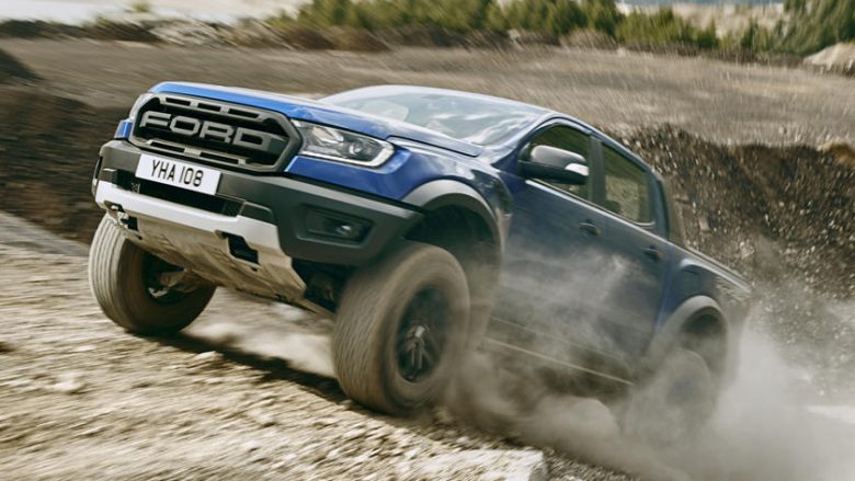 Ford Ranger Raptor kryen lëvizje të suksesshme edhe në terrene të vështira (Video)