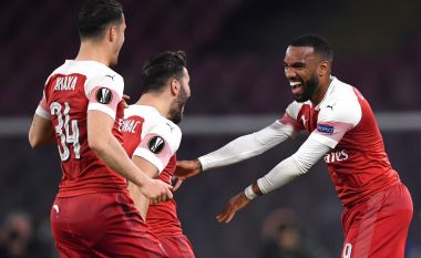 Arsenali kalon në gjysmëfinale duke e eliminuar bindshëm Napolin
