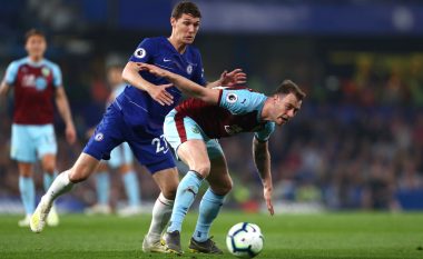 Notat e lojtarëve, Chelsea 2-2 Burnley: Barnes lojtar i ndeshjes