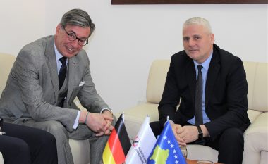 Ambasadori i Gjermanisë vizitoi Agjencinë Kundër Korrupsion, konfirmon mbështetjen
