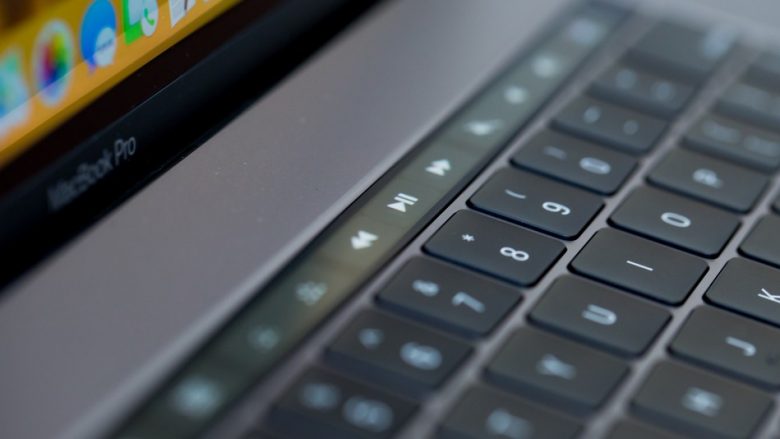 MacBook Pro me 16 inç mund të mos lansohet as pas një viti