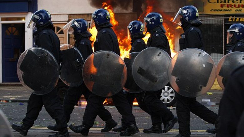Më se 10 mijë policë janë në gjendje gatishmërie, në rast trazirash të ‘Brexit pa marrëveshje’