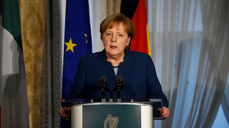 Merkel takohet me kryeministrin irlandez, kundërshton Bexit pa marrëveshje (Foto)